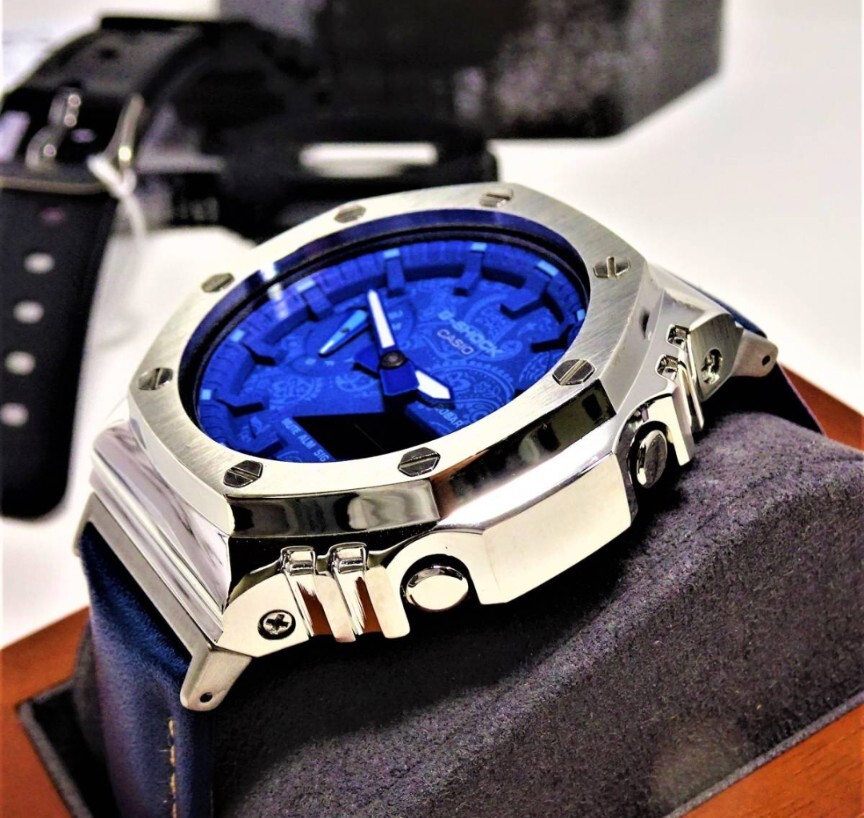 未使用・新品・Gショックカスタム本体付きGA2100ステンレス製シルバーベゼル＆本革レザーベルト・ペズリー柄ブルー文字盤メンズ腕時計の画像4