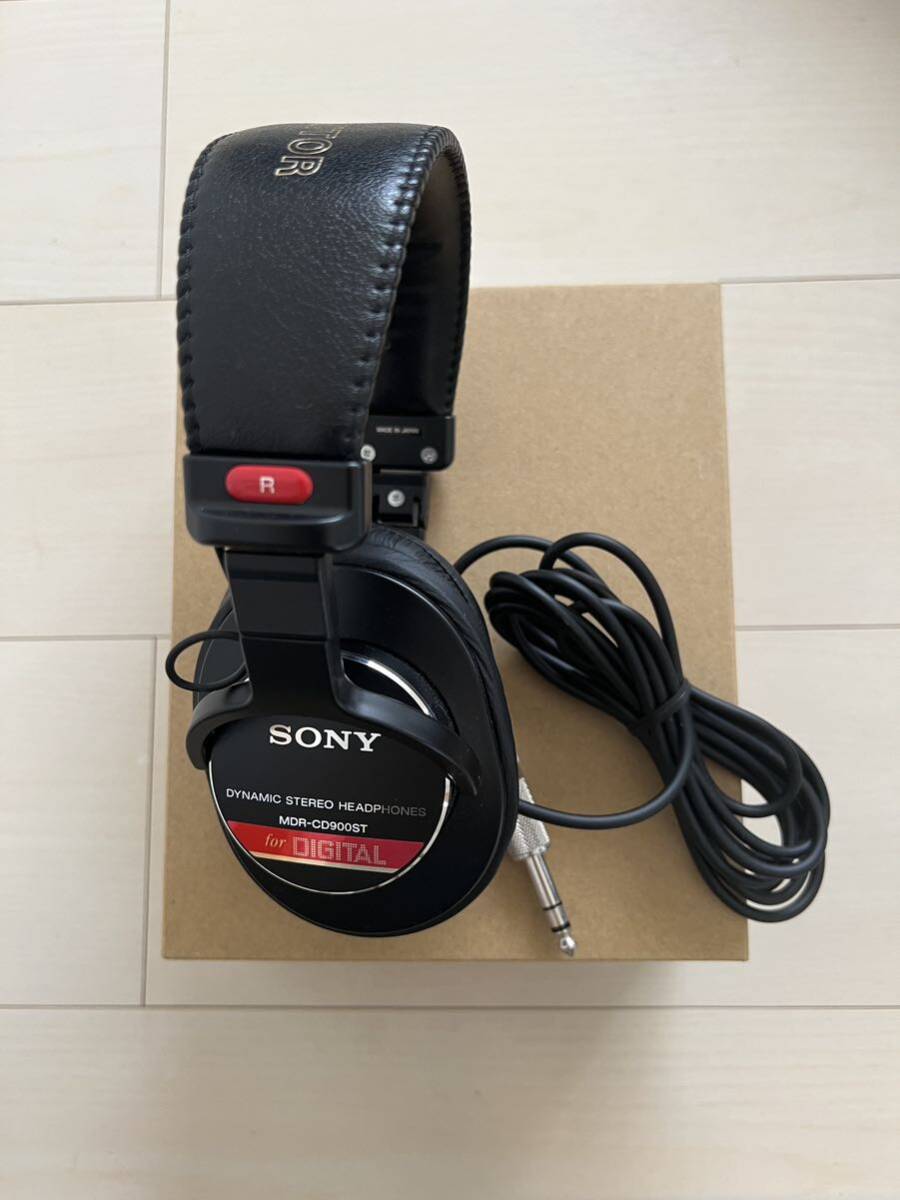 【送料無料・未使用品】SONY ( ソニー )MDR-CD900ST 密閉型スタジオモニターヘッドホン