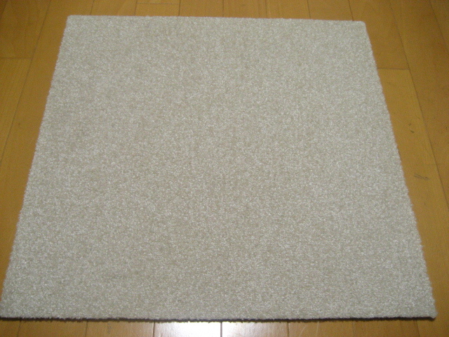 日本製タイルカーペット（２０枚）厚み９ｍｍ（１１８４）在庫８２枚・１枚２１０円～の画像1
