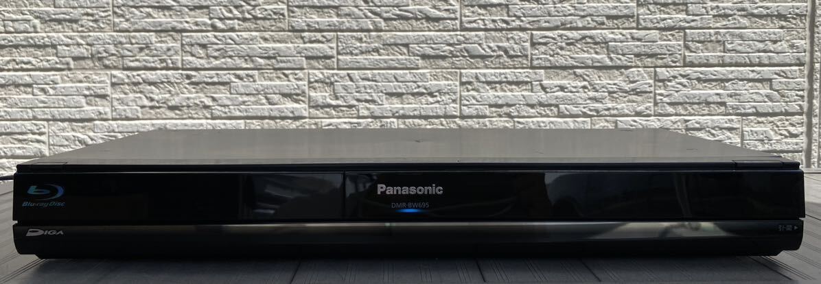 Panasonic DMR-BW695 2010年製 パナソニック ブルーレイディスクレコーダー BDレコーダー Blu-ray 通電確認済_画像1