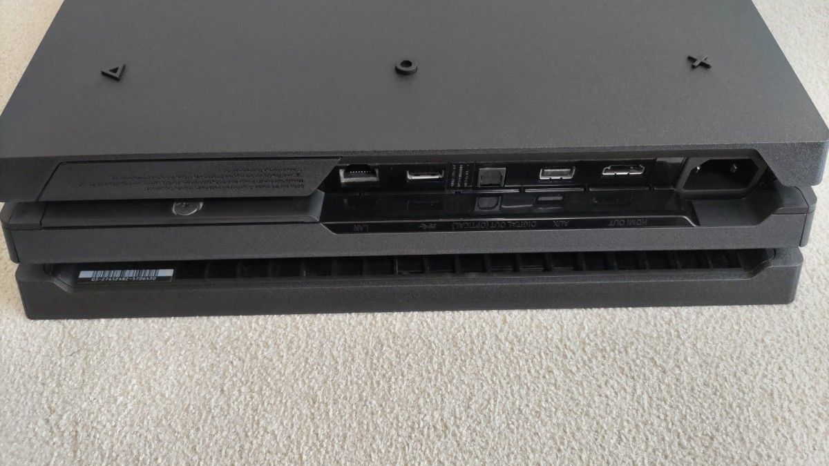 PS4 Pro CUH-7100BB01 1TB 専用縦置きスタンド充電スタンド2個 USB3個 放熱ファン付き　本体
