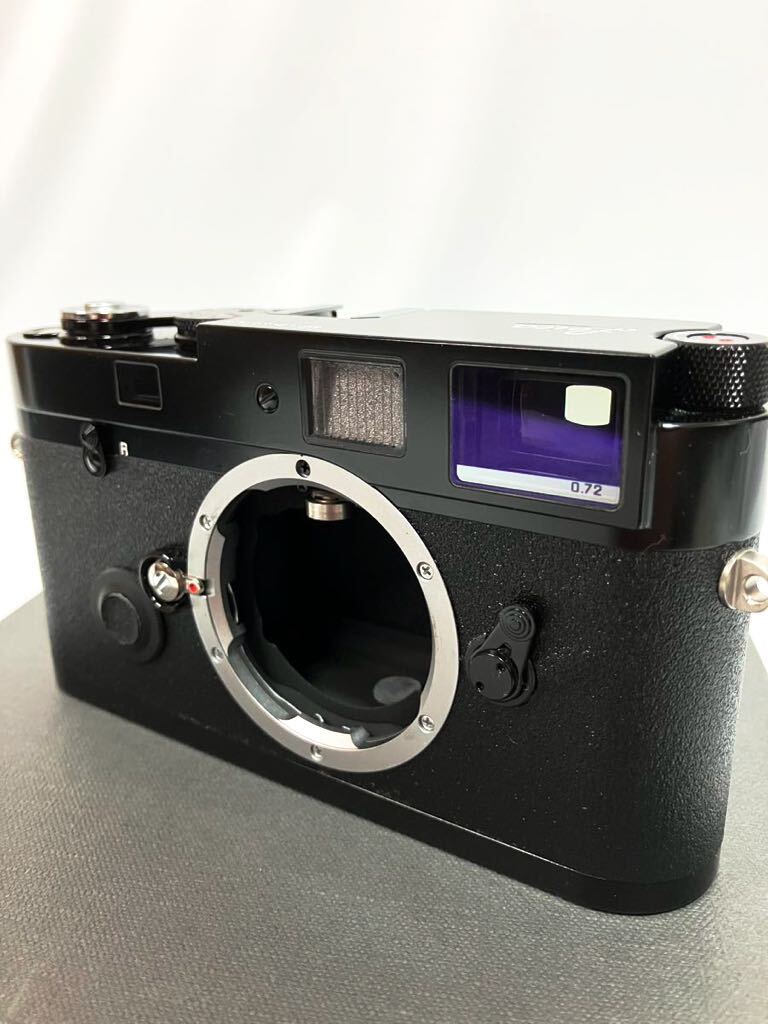 Leica ライカ　MP 0.72 ブラックペイント　一眼レフ　フィルムカメラ　シャッター確認済み　外・内箱、ストラップ、ワッペンx2個 付き_画像2