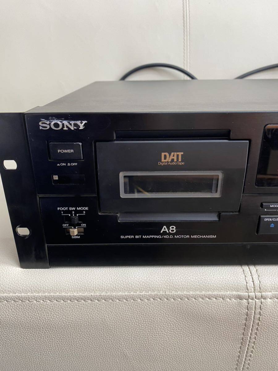 SONY DATデッキ DTC-A8 動作品 SONY ソニー カセットデッキ 通電OKSONY ソニー カセットデッキ オーディオ機器の画像2