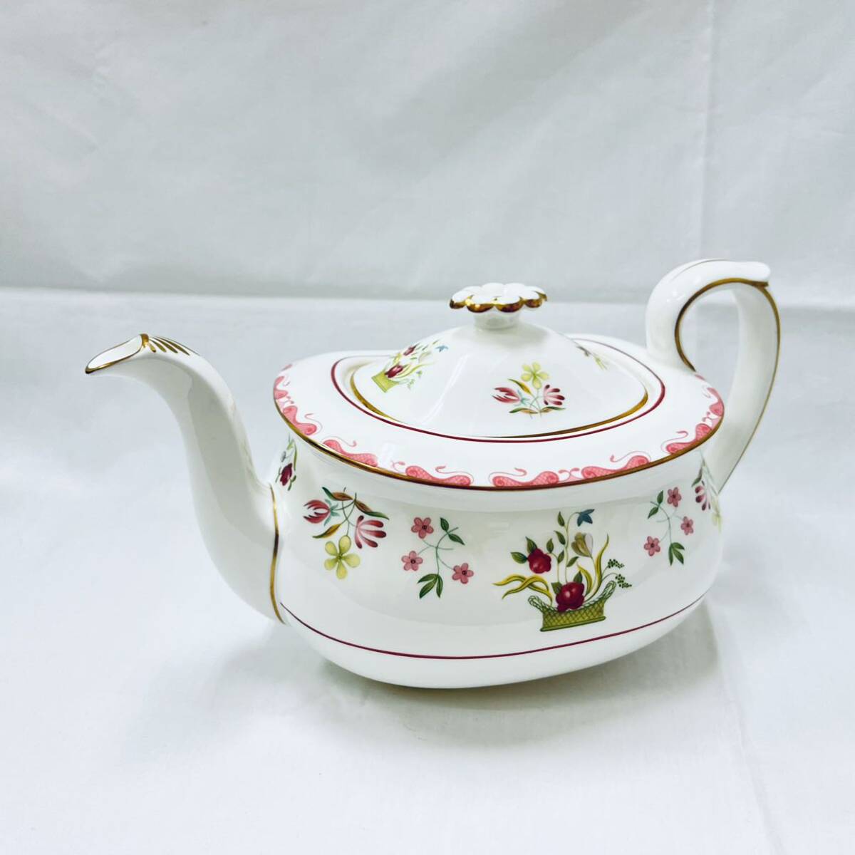 ◆未使用品【WEDGWOOD ウェッジウッド 】 BIANCA Tea Pot ビアンカ ティー ポット 花柄 金彩 の画像1
