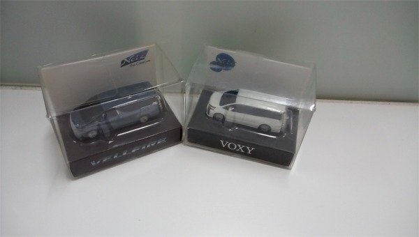 ♪Nets ミニカー　キーホルダー VELLFIRE ヴェルファイア VOXY ヴォクシー 2種セット♪中古品_画像2