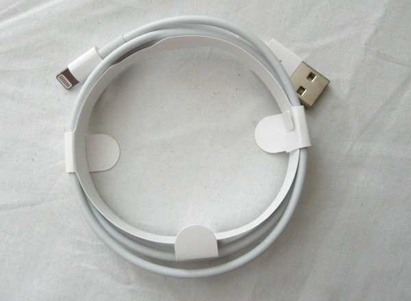 **Apple Apple оригинальный USB источник питания адаптер + Lightning кабель + Lightning слуховай аппарат ( изменение адаптор есть .) комплект * прекрасный товар / почти не использовался 