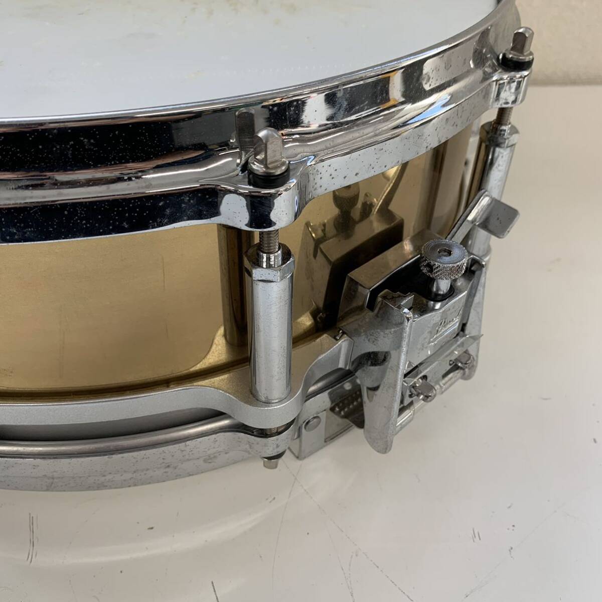 【O1】 Pearl FreeFloating Brass スネアドラム 14×3.5 ブラス スネア フリーフローティング 全面当たり 1641-3の画像4