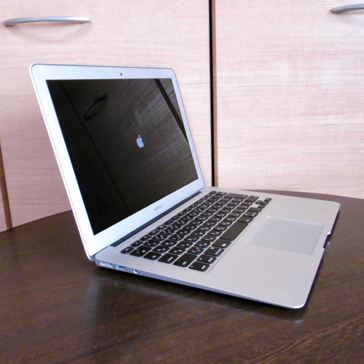 ■MacBook Air 13.3（i5 1.8GHz/8GB/128GB）MQD32J/A 綺麗！■_画像5