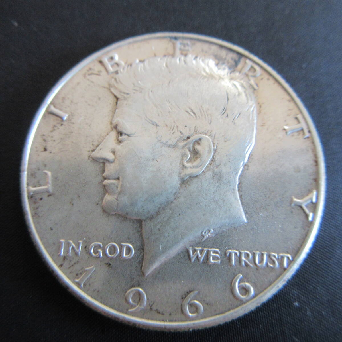 KM202a　1966年　アメリカ　ケネディ50セント銀貨　SV400_画像2
