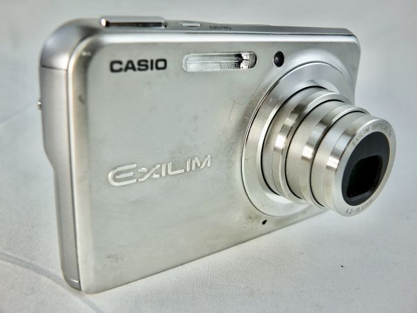 ★動作確認済★カシオ CASIO EXILIM CARD EX-S880-SR！スパークルシルバー！6.2-18.6mm！EXILIM OPTICAL 3x！#00910#9969#08940#55_画像1