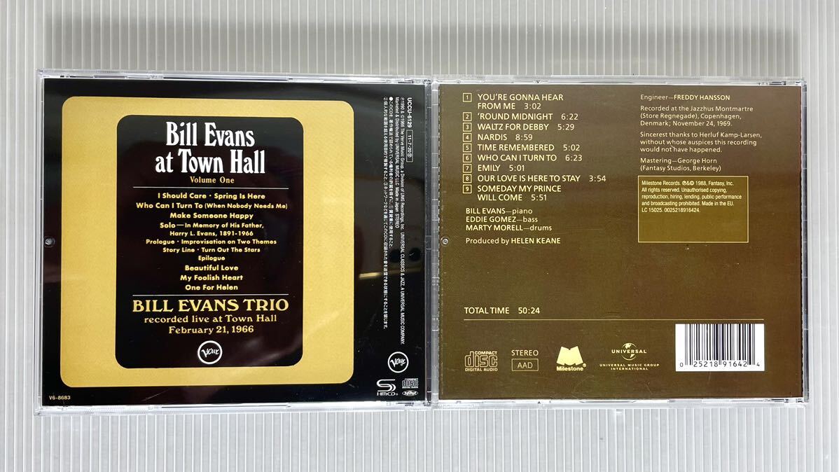ビル エヴァンス (トリオ) 中古CD2枚 「Bill Evans at Town Hall」 「YOU'RE GONNA HEAR FROM ME」 / 王道ピアノトリオ_画像2