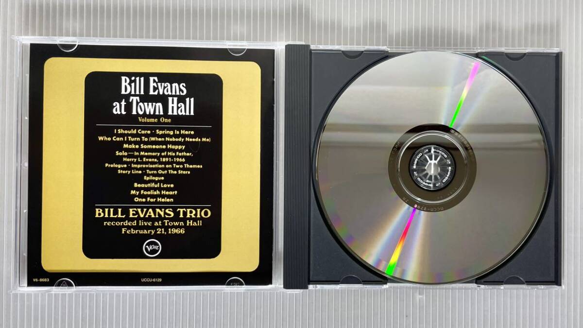 ビル エヴァンス (トリオ) 中古CD2枚 「Bill Evans at Town Hall」 「YOU'RE GONNA HEAR FROM ME」 / 王道ピアノトリオ_画像4
