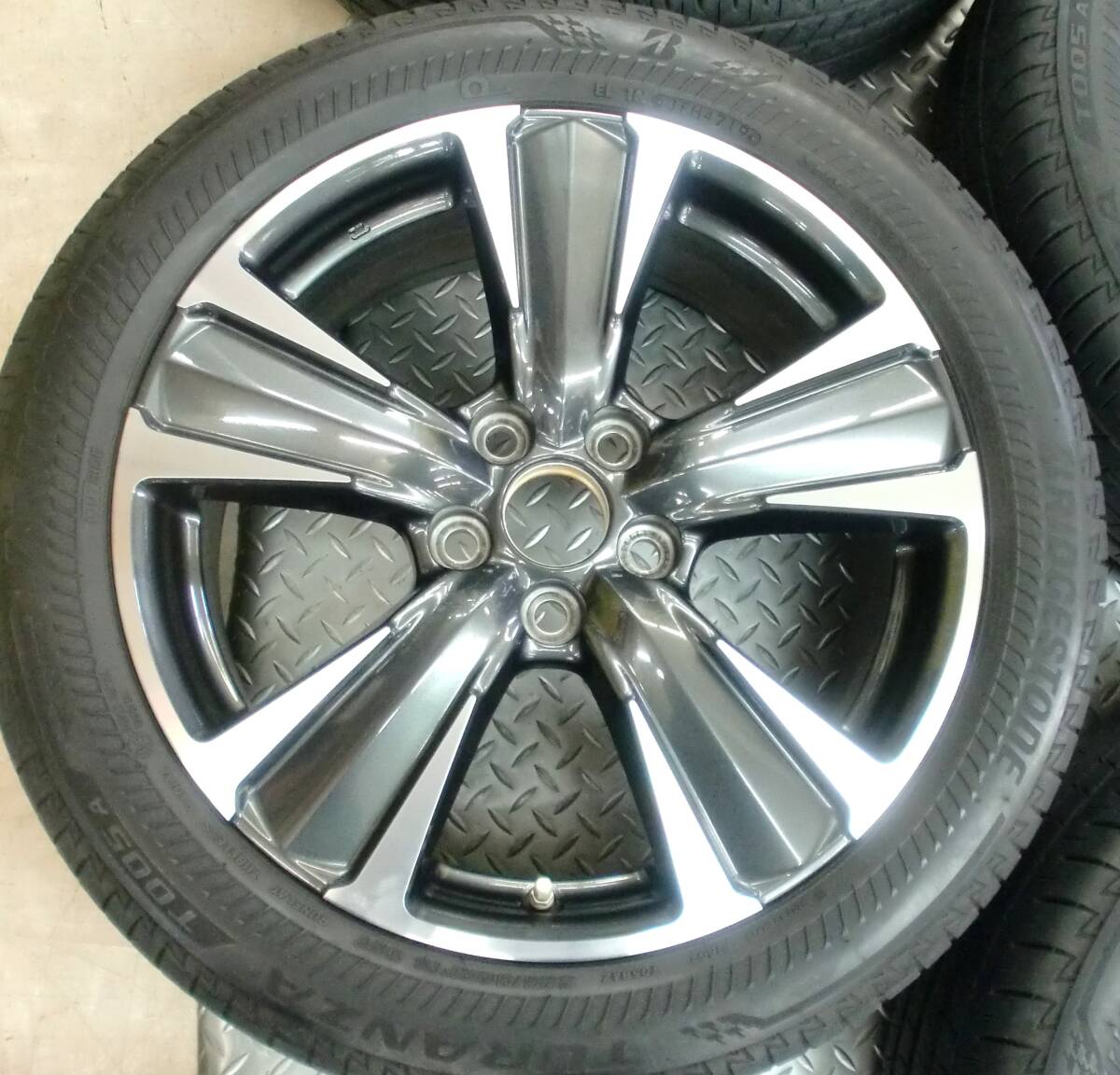 レクサスLEXUS UX純正 18x7 7J-18 1870 7x18 114.3 5H+45 キズ少 ブリヂストンRFT225/50RF18 トランザT005 2019年 中古タイヤ＆ホイールSETの画像5