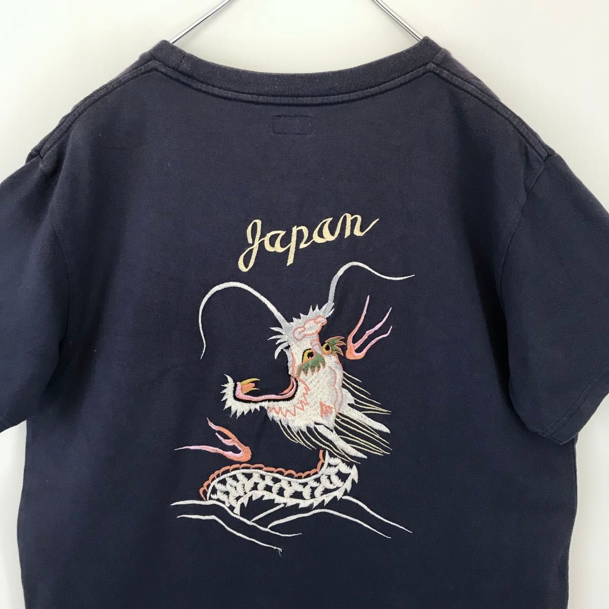 東洋エンタープライズ★スカTシャツ/ポケット付★レーヨン糸刺繍/龍鷹★メンズL