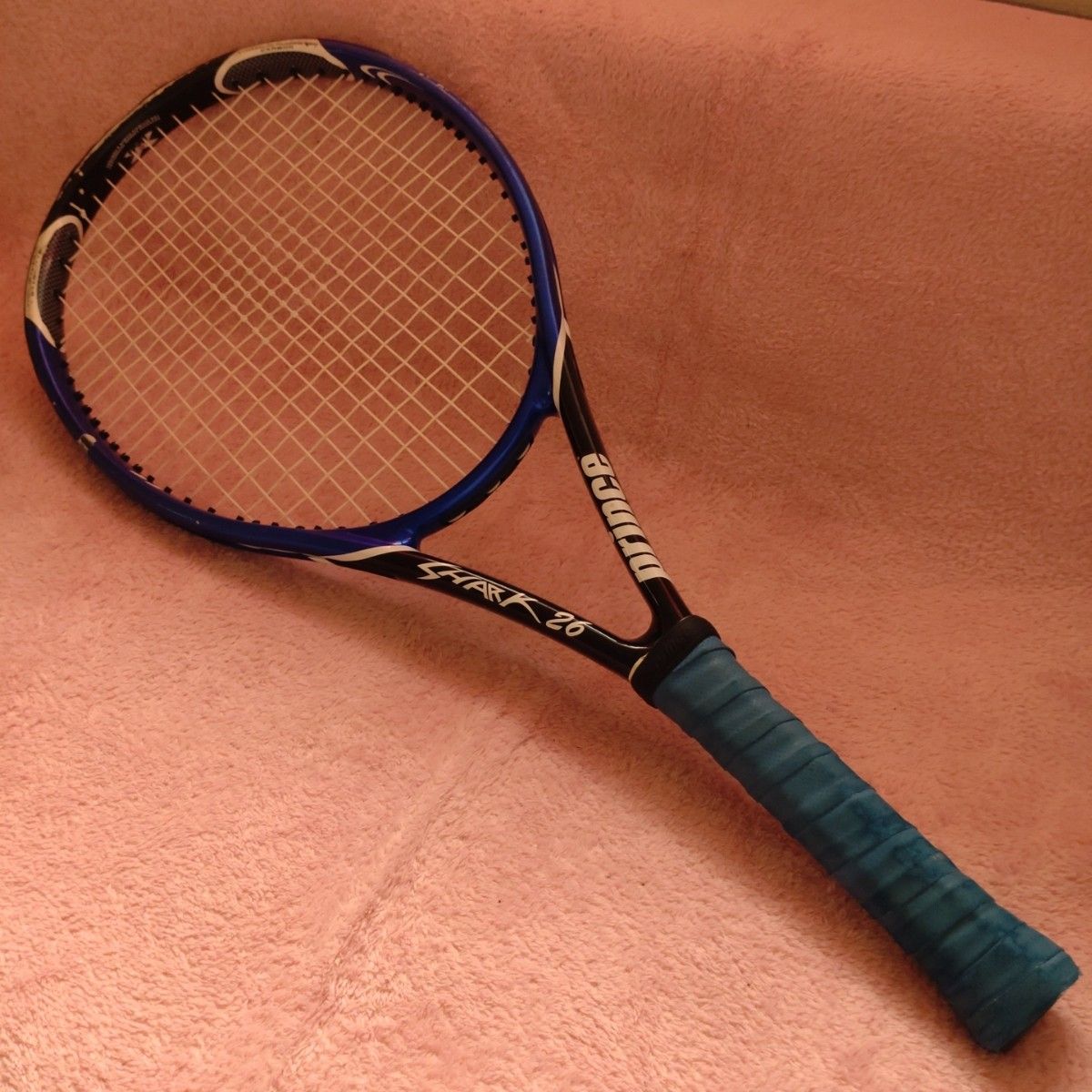 【送料込】プリンスジュニア用テニスラケット「SHARK 26」 硬式テニスラケット