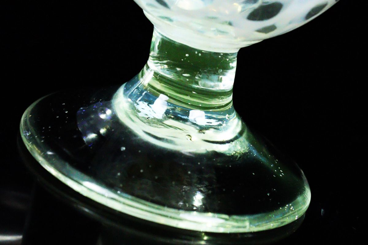 大正ロマン ウランガラス 氷コップ 三色水玉文ナツメ形 高さ11.2cm 時代硝子 和硝子[6373①qu]の画像5