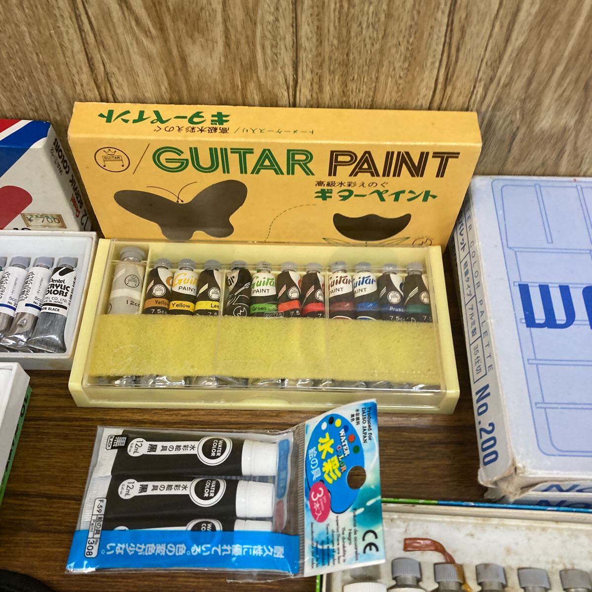 画材 まとめ売り 大量 絵筆 絵具 コンテ パレット キャンバス 他 画像分 未使用～USED ギターペイント アクリル絵具 ホルベイン ペンテル の画像3