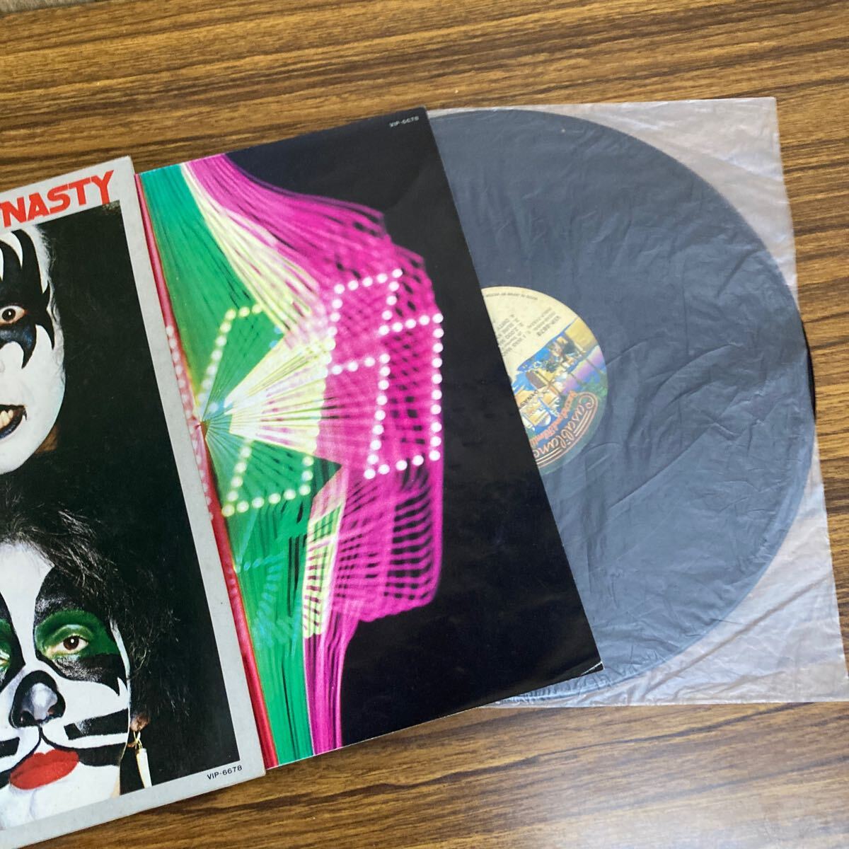 ◇帯付◇ レコード LP KISS(キッス)「Dynasty(地獄からの脱出)」 1979年 VIP-6678 HARD ROCK HEAVY METAL 当時物の画像3