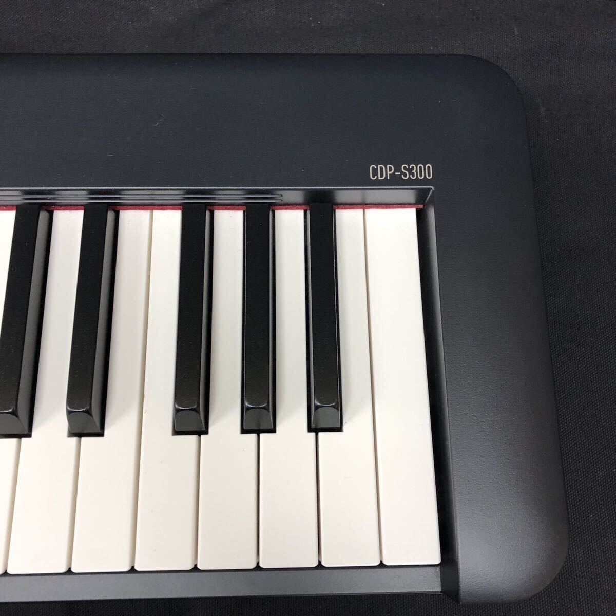 【美品】CASIO 電子ピアノ 音楽 キーボード 2022年 CDP-S300動作確認品 88鍵盤 鍵盤楽器 説明書つきF13_画像8