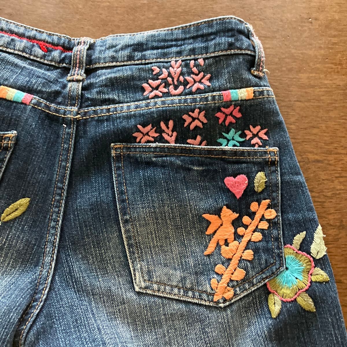 デニム ハーフパンツ ショートパンツ　刺繍　アズノウアズ