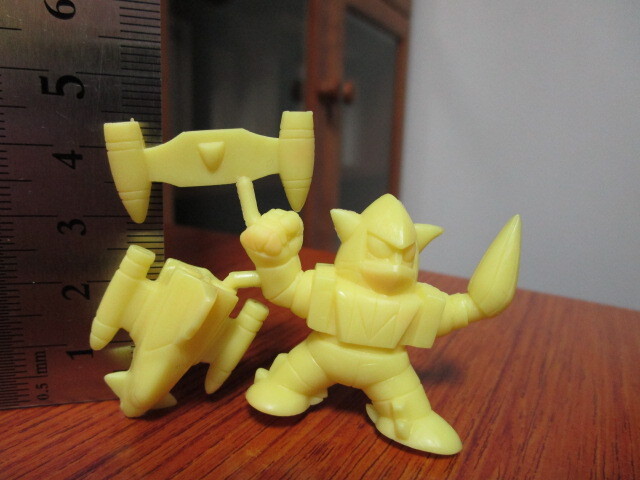 CBキャラ永井豪ワールド消しゴム 黄色 ロボット キャラ消し フィギュアの画像1