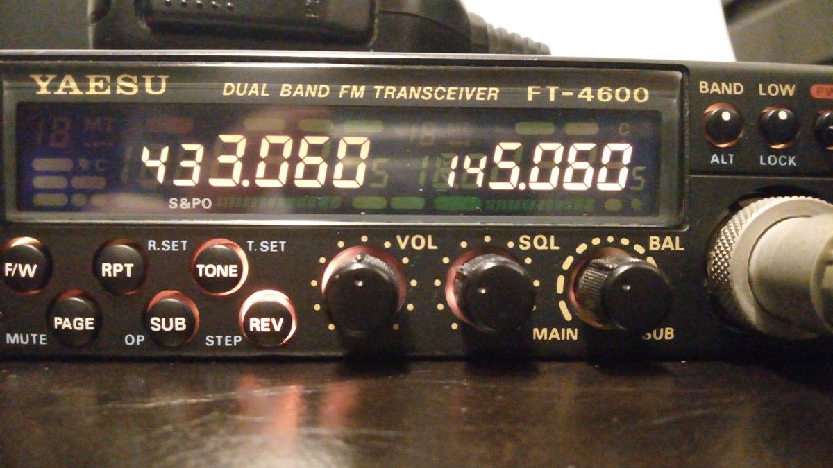 YAESU 無線機FM トランシーバー FT 4600＋ハンドマイク MH -26