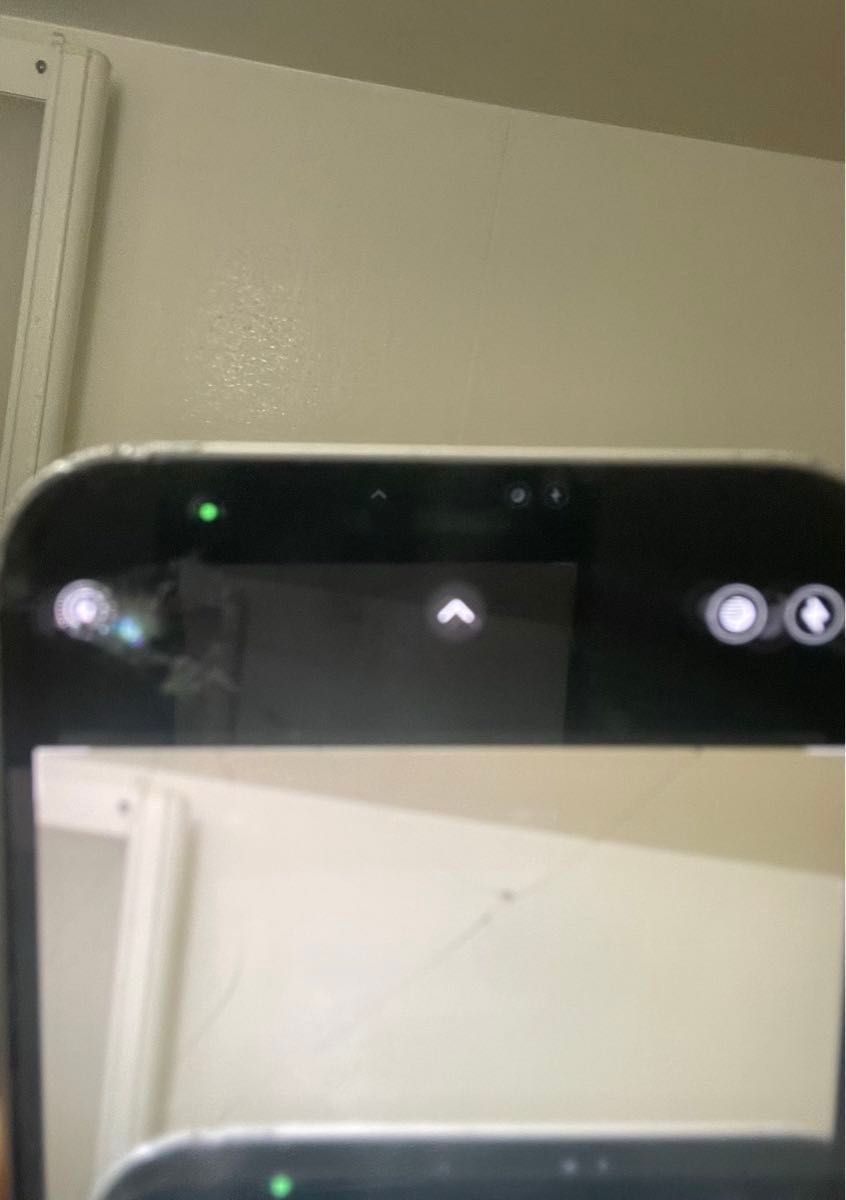 iPhone 12 SIMフリー ホワイト 64GB 充電78% 動作確認異常なし！画面右上やや割れあり、側面に小さい傷有り。