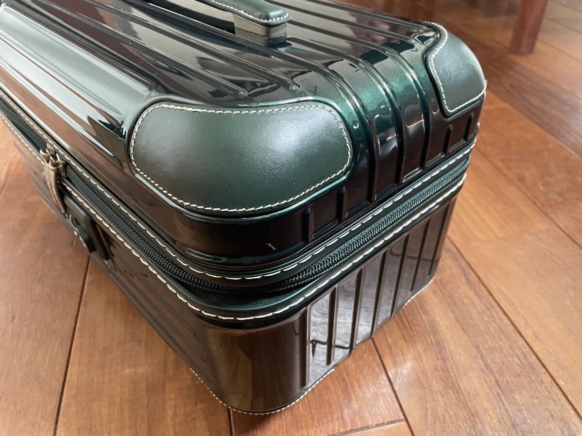 新品未使用正規品★リモワ rimowaボサノバ ビューティーケース BEAUTY CASE ★ビューティーケース サルサ トパーズ ステルスの画像6