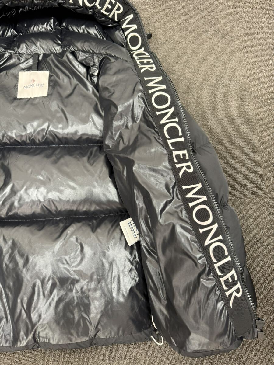 MONCLER モンクレール MONTCLA GIUBBOTTO モンクラー ダウンジャケット 袖ロゴ ワッペン F20911B56900 C0300 黒 ブラック サイズ0表記 の画像4