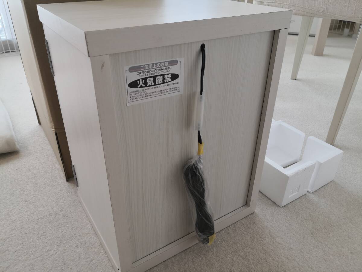 Yahoo!オークション - (新品)コンパクト仏壇(和柄)ホワイト Yahoo!オークション - (新品)コンパクト仏壇(和柄)ホワイト