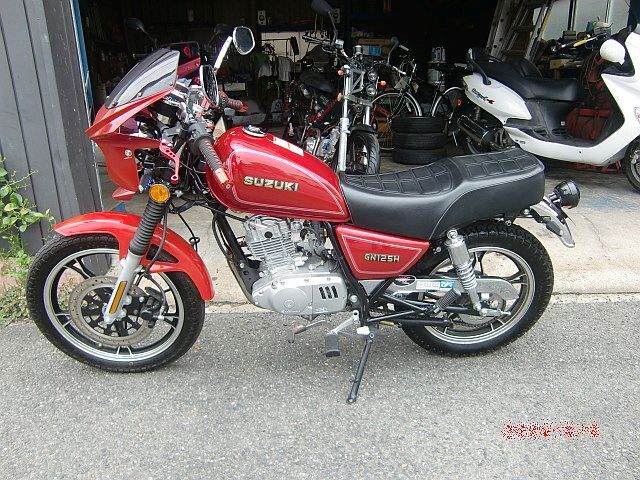 スズキ　GN125H　レッド　カスタム車　実働　書類有　福岡より_画像4