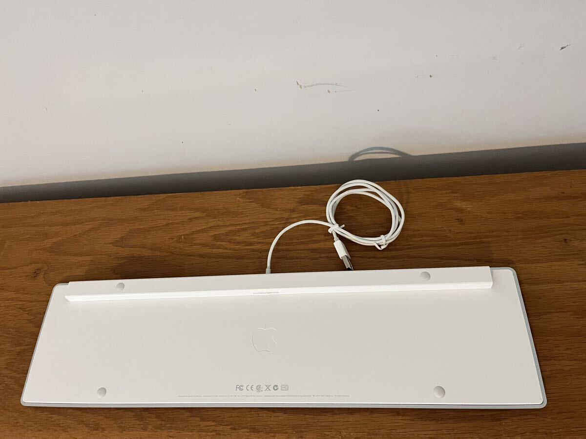 アップル 純正英字キーボード Apple US Keyboard MB110LL/B A1243 テンキー USB接続 動作品の画像2