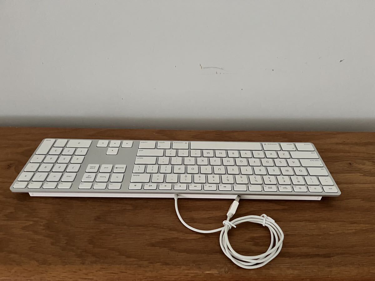 アップル 純正英字キーボード Apple US Keyboard MB110LL/B A1243 テンキー USB接続 動作品の画像9