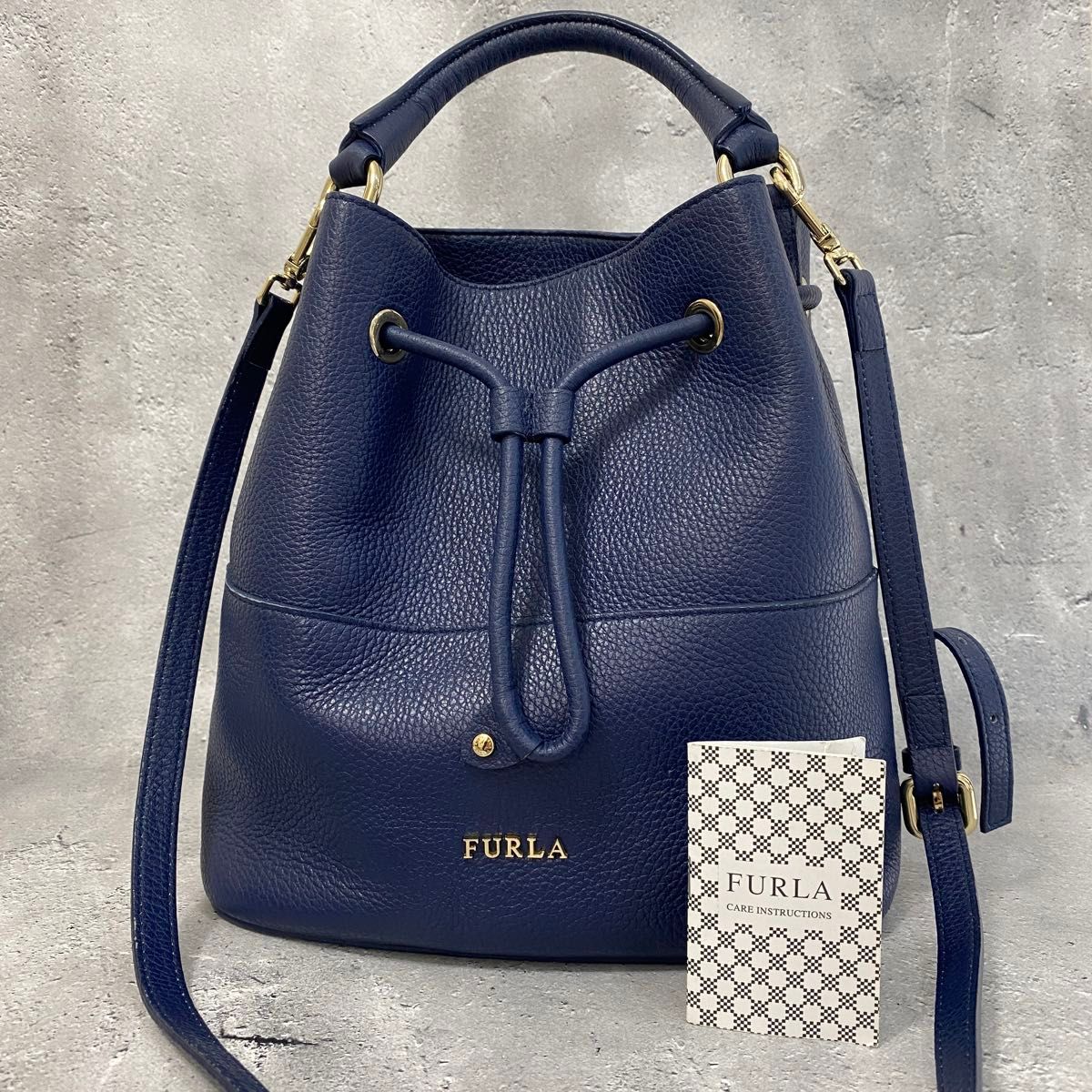 超美品 FURLA フルラ レザー 巾着 ハンドバッグ ショルダーバッグ 2way ネイビー