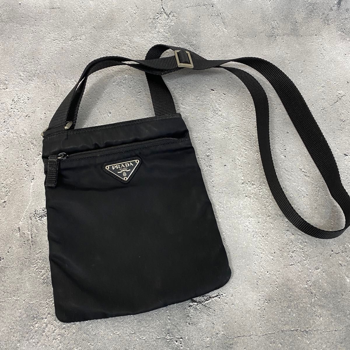 良品 PRADA プラダ ナイロン クロスボディー ショルダーバッグ 良品 PRADA プラダ ナイロン クロスボディー ショルダーバッグ