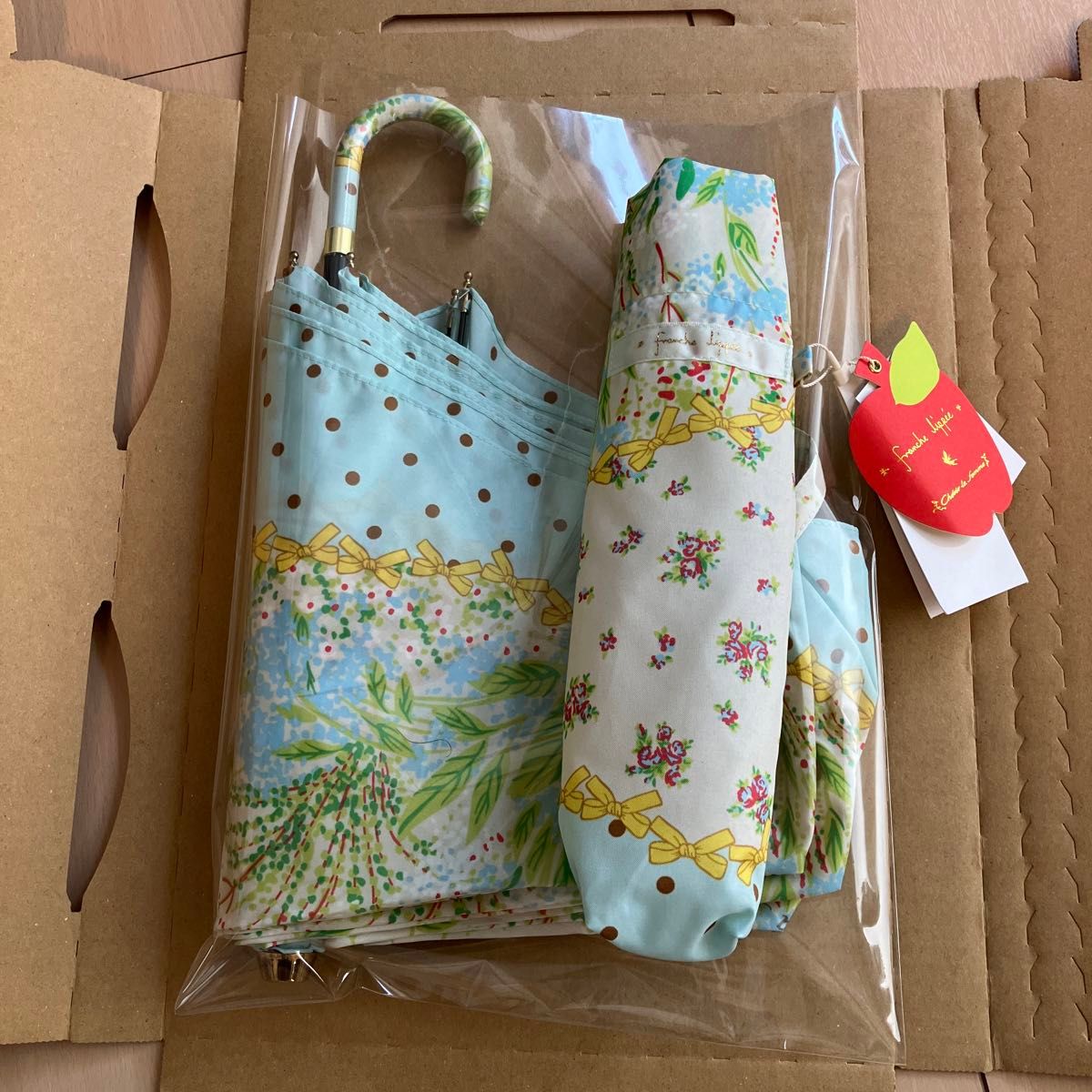 フランシュリッペ】新品/未使用 パラソル 折りたたみ 傘 総柄 フランシュリッペ】新品/未使用 パラソル 折りたたみ 傘 総柄