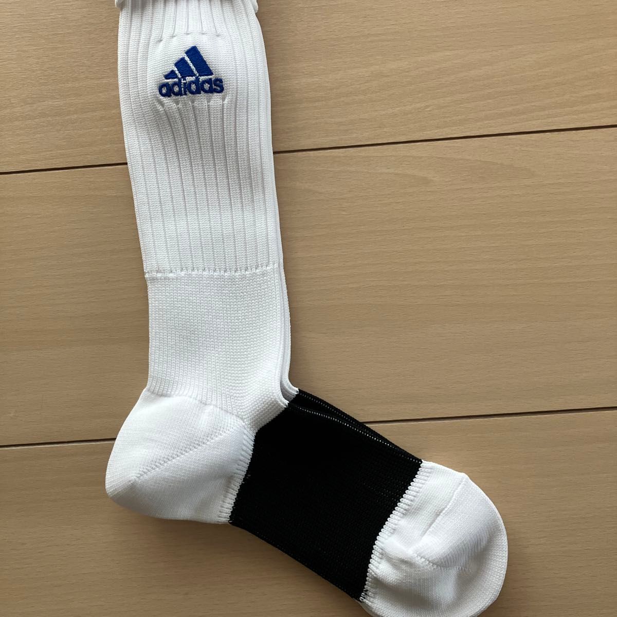 【新品】未使用　adidasアディダス　ジュニア　サッカーソックス　ハイソックス　22〜24cm  白　2足セット