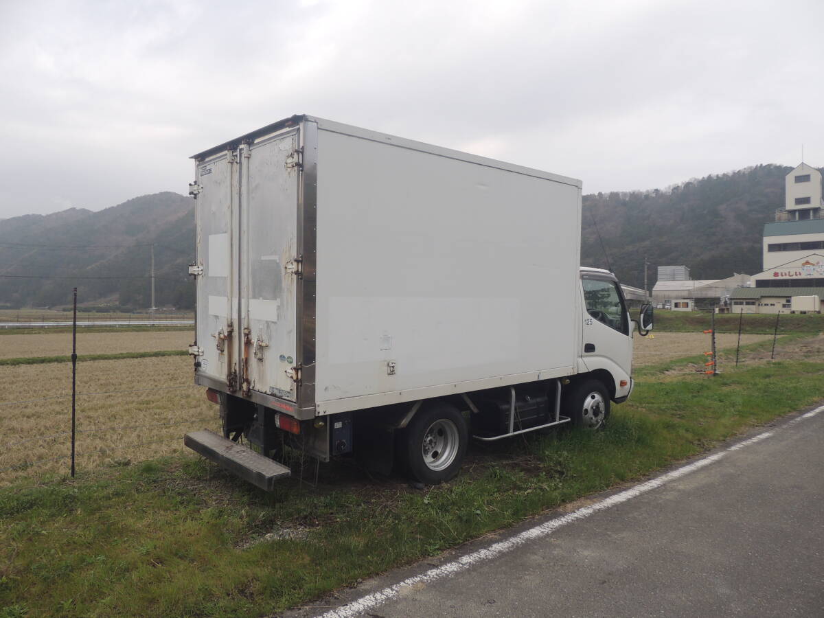 日野デュトロ保冷車　保冷庫　カラオケボックス　勉強部屋　瞑想室　倉庫　コンテナハウス　物置　事務所_画像2