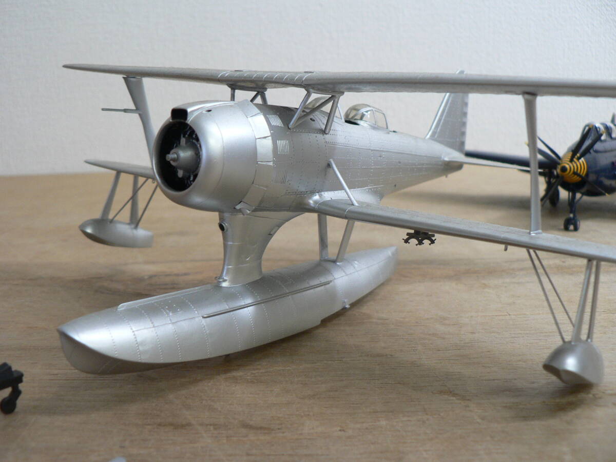 BBP308 完成品 中古 組立済 プラモデル メーカー・縮尺不明 3機まとめて / Fairey Gannet フェアリー ガネット 2機 / 零式観測機？ 1機の画像9