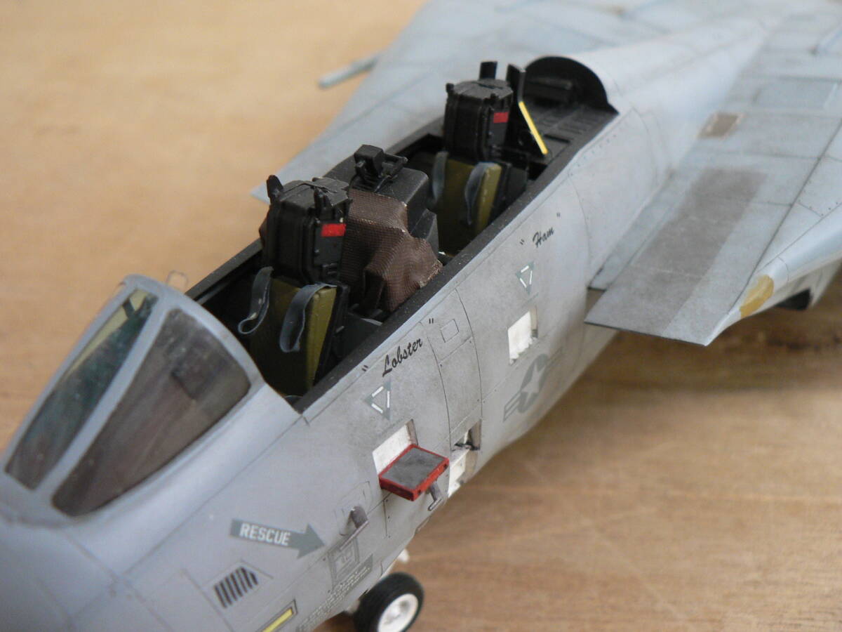 BBP310 完成品 中古 組立済 プラモデル 3機まとめて / F-4 EJ ファントム 1:48 / F-14D トムキャット 1:48 / Fairey Swordfish 1:72の画像7