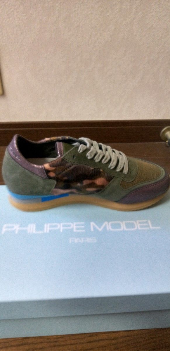 新品タグ付き　　PHILIPPE   MODEL     フィリップ　モデル　　PARIS     天然皮革　　36(23)