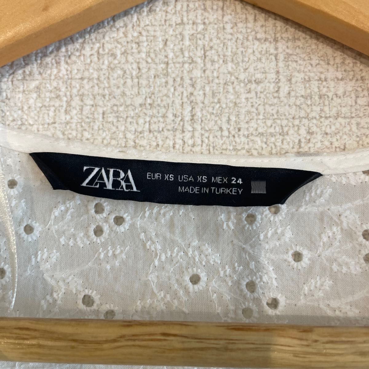 ZARA 刺繍レースブラウス　ホワイト　xs 