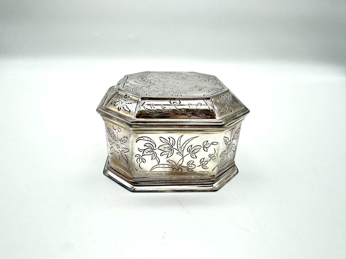 □詳しい方ご覧下さい MMA 1984 小物入 Beautiful Silverplate Trinket Box Jewelry Metropolitan Museum of Arts Silver-plate Lidded Boxの画像5