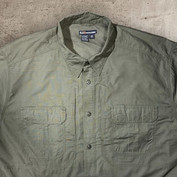 ★5.11 TACTICAL SERISE★美品★半袖シャツ 2XL カーキ系 ベンチレーション サバゲー ミリタリー タクティカル 洗濯プレス済み USED 1203の画像3