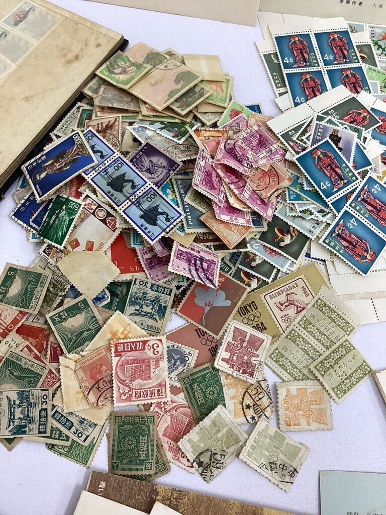 記念切手大量 琉球切手/琉球政府/日本政府/収入印紙/ 台紙貼りの未押印もあり 台湾切手 レア切手の画像2