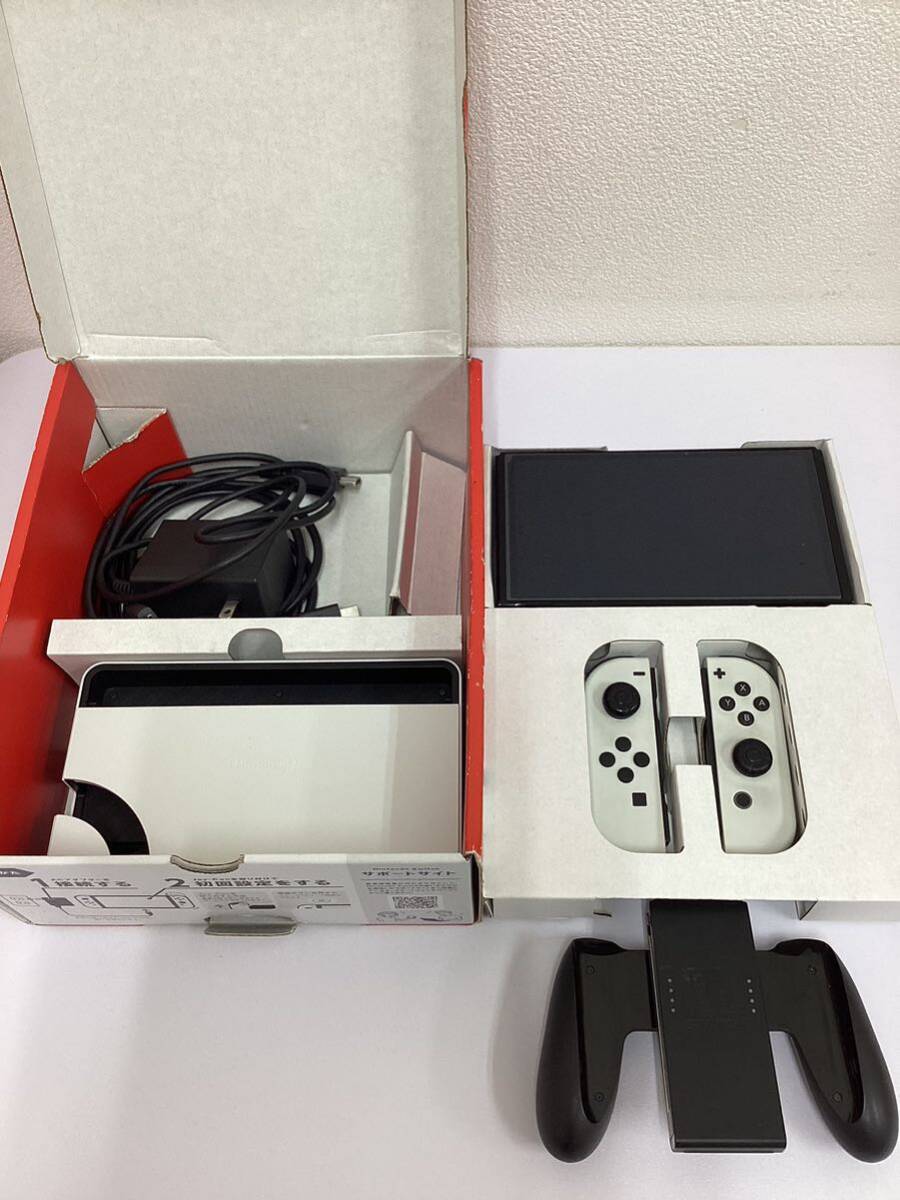 Nintendo Switch 有機ELモデル ホワイトｘブラック 任天堂 ニンテンドースイッチ  初期化済 動作確認済 説明書なし ＃17977の画像2