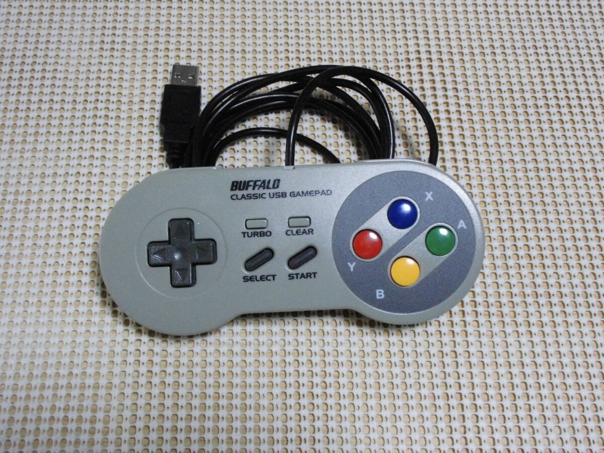 バッファロー レトロ調 USB ゲームパッド(BSGP815GY) 8ボタン スーパーファミコン風コントローラー 連射機能付きの画像1