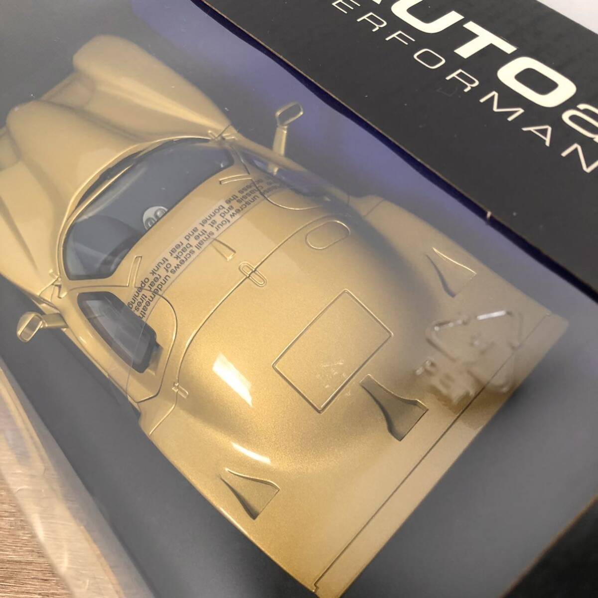 オートアート 1/18 パノス エスペラント GTR-1 ストリートカー （ゴールド）模型 ミニカー AUTO art performance PANOZ ESPERANTE GTR-1の画像5