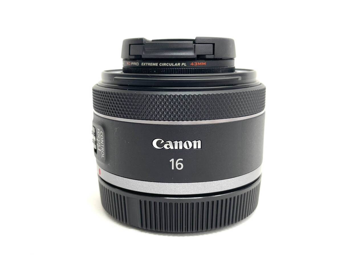 D6831*23 極美品 Canon キャノン RF16㎜ F2.8 STM 単焦点レンズ カメラ用レンズ レンズキャップ付きの画像4