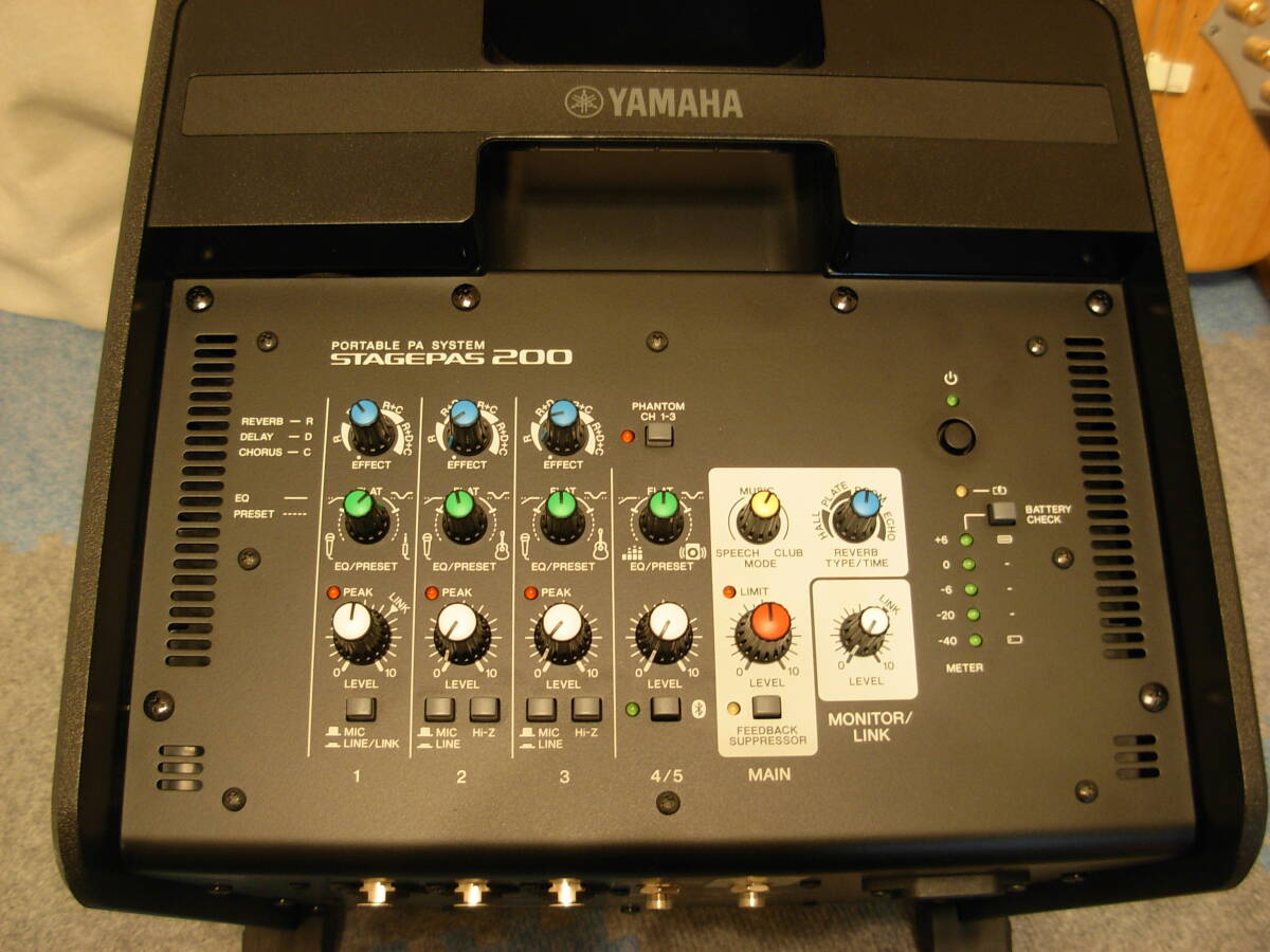 Yamaha StagePas 200 (портативный вывод PA 180W не является небольшой моделью аккумулятора)